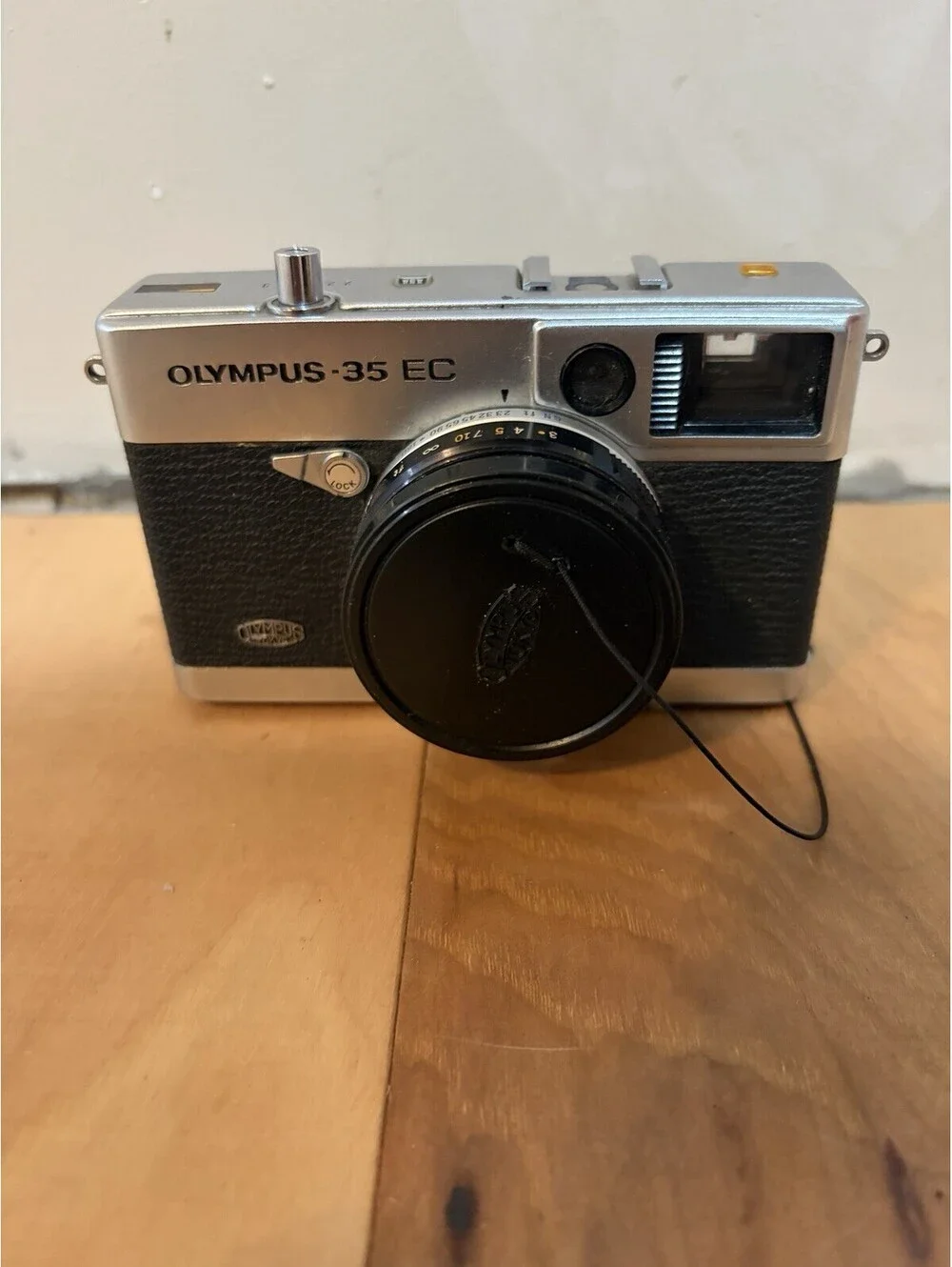 Olympus 35 EC 35mm Rangefinder Film Camera 42mm f2.8 (Made In Japan)